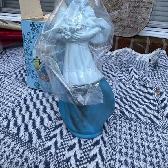 Avon Blue Dutch Girl Figurine Box - Picture 4 of 8